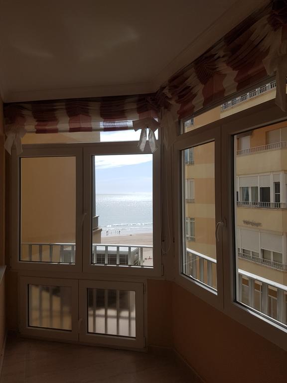 Brisas Cayetano Apartment Cadiz Bagian luar foto